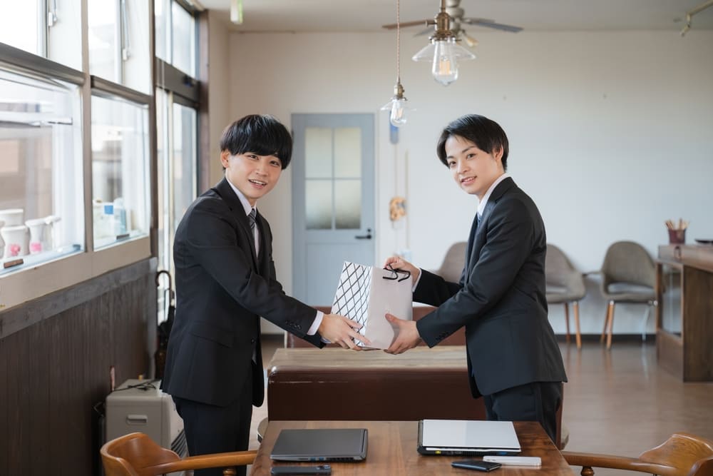 取引先への会社訪問で手土産は必要？いらないケースは？
